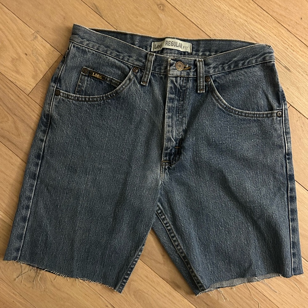 Lee vintage Blue Jean Shorts cut off shorts Frayed Hem 31 x 32 100% cotton - Picture 1 of 5
